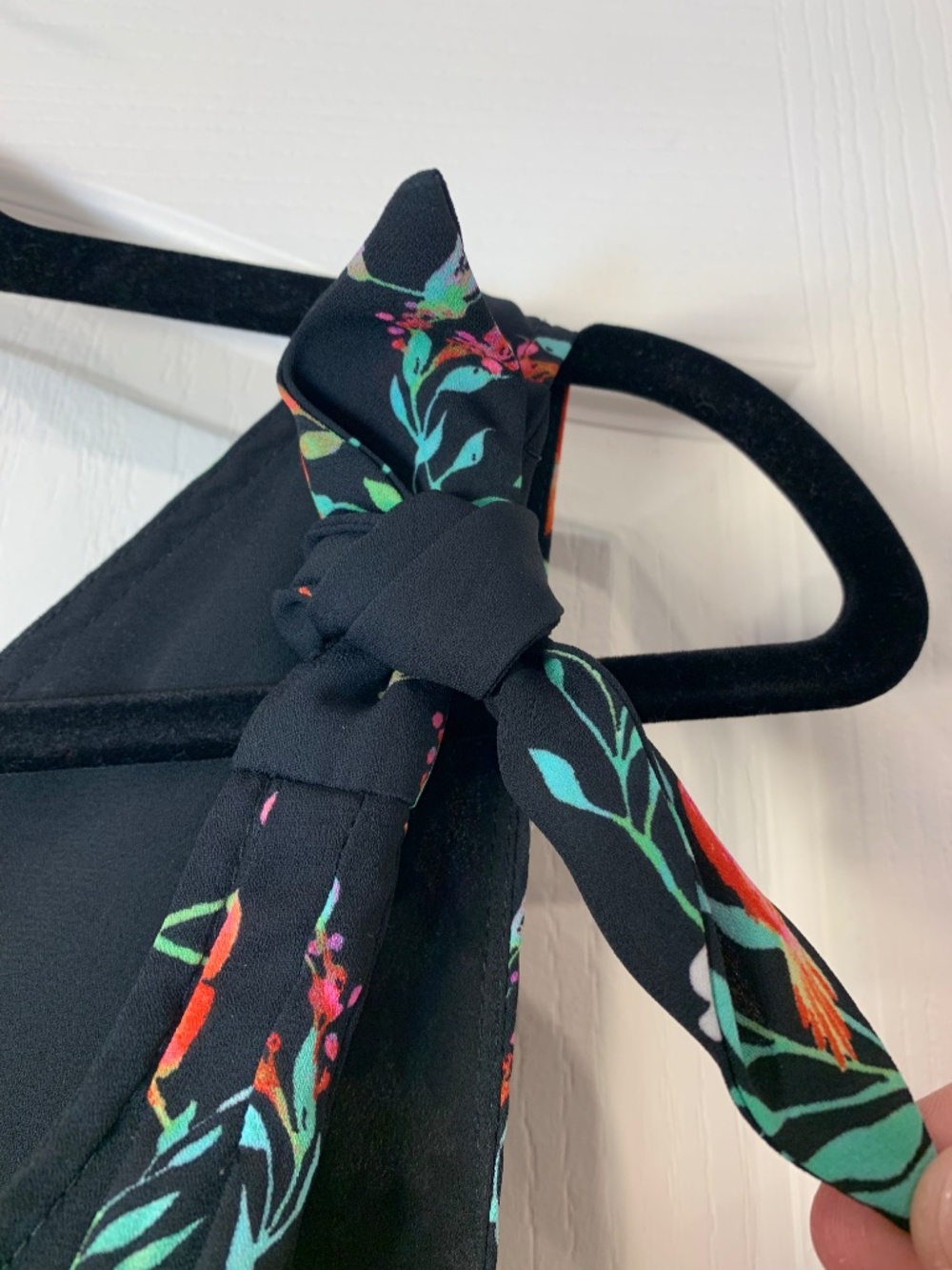 Floral Black Romper Lightweight Sleeveless Tie-Strap Summer Festival Vacay L - Picture 3 of 12